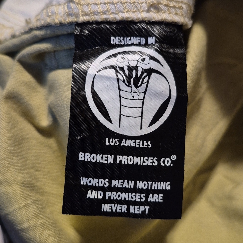 Broken Promises women's size 34 Grim Reaper design camo pants EUC or better - Picture 9 of 11